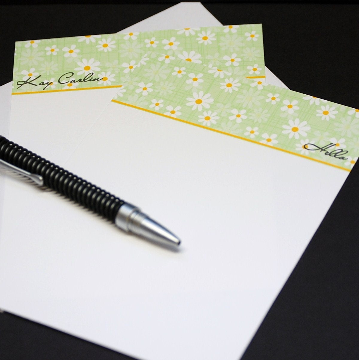 Daisy Delight In Green, personalized stationery, set of 8 flat cards, a7 size