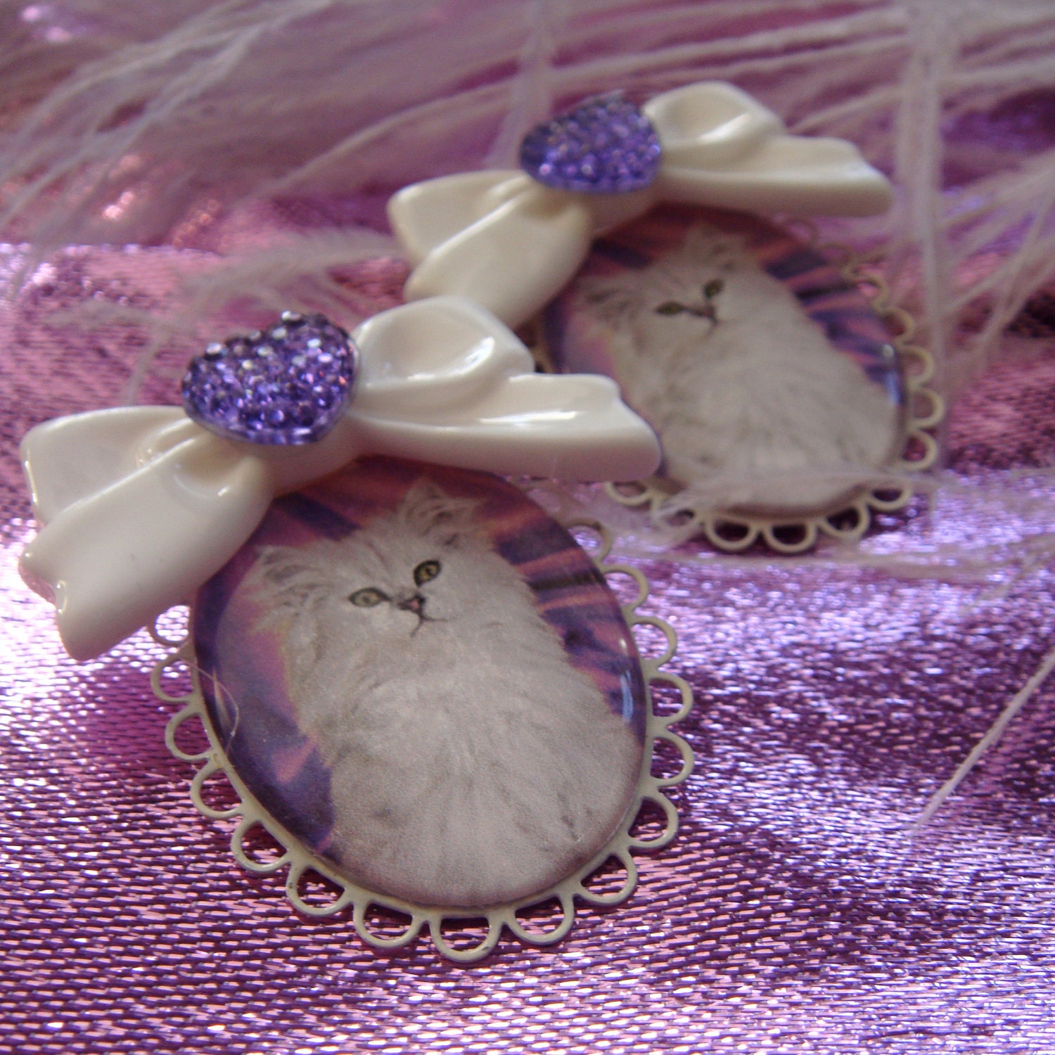 Glamour Kitten Cameo Earrings