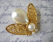 Winged Insect Bee Brooch Gold Tone Faux Pearl . Vintage . B20