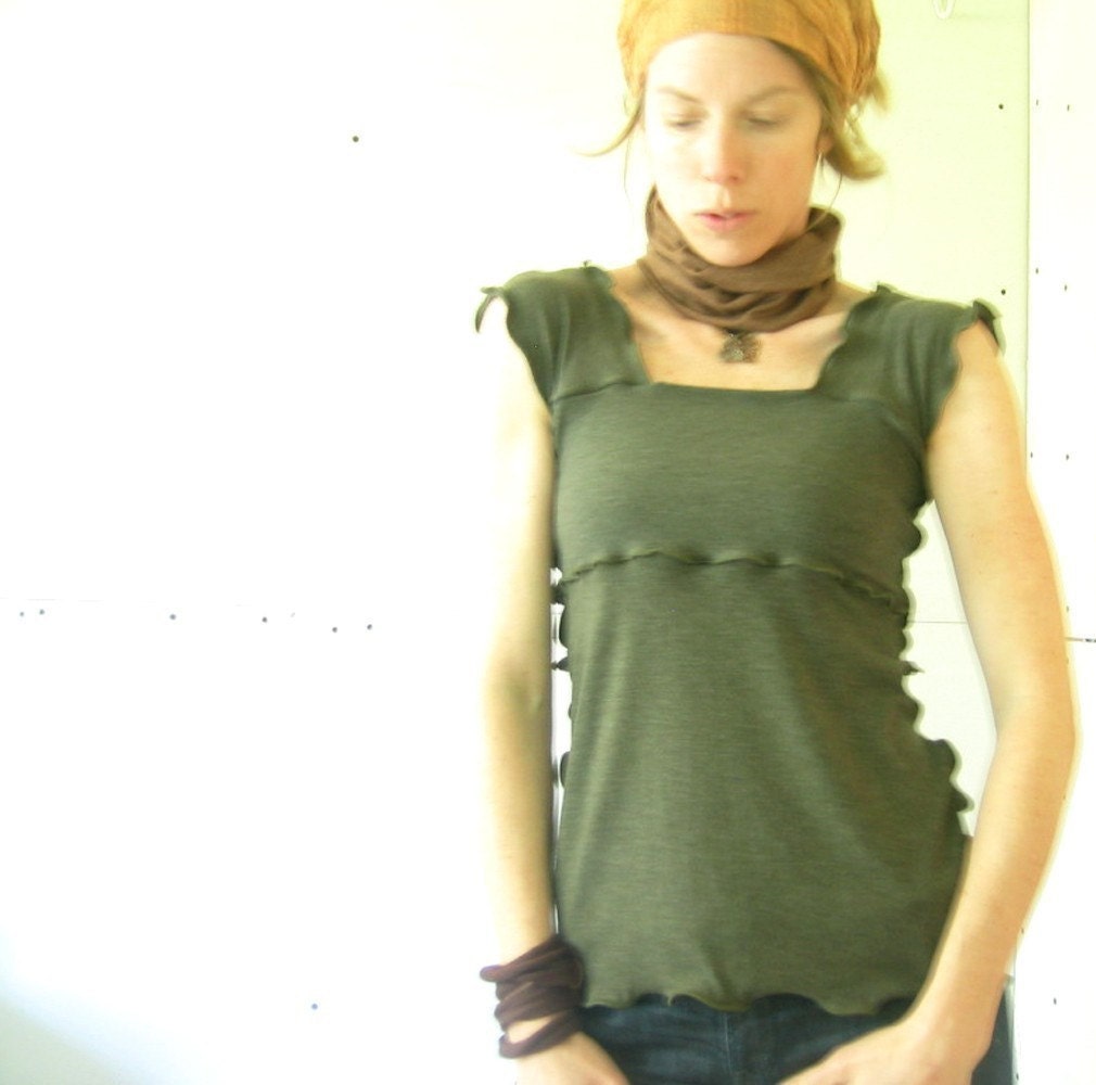 WIDE STRAP TOP
