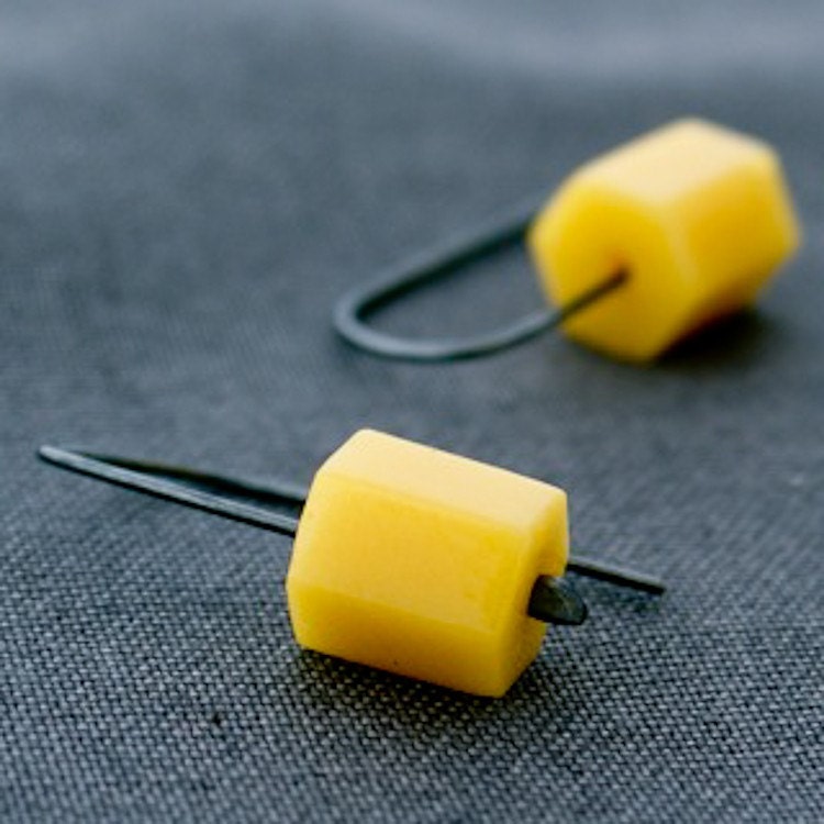 Creme Honey. Vintage Glass and Sterling Silver Earrings.
