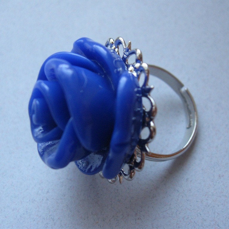 Cobalt Blue Resin Rose, Filigree PLATINUM SILVER Brass Ring, Nickel Free