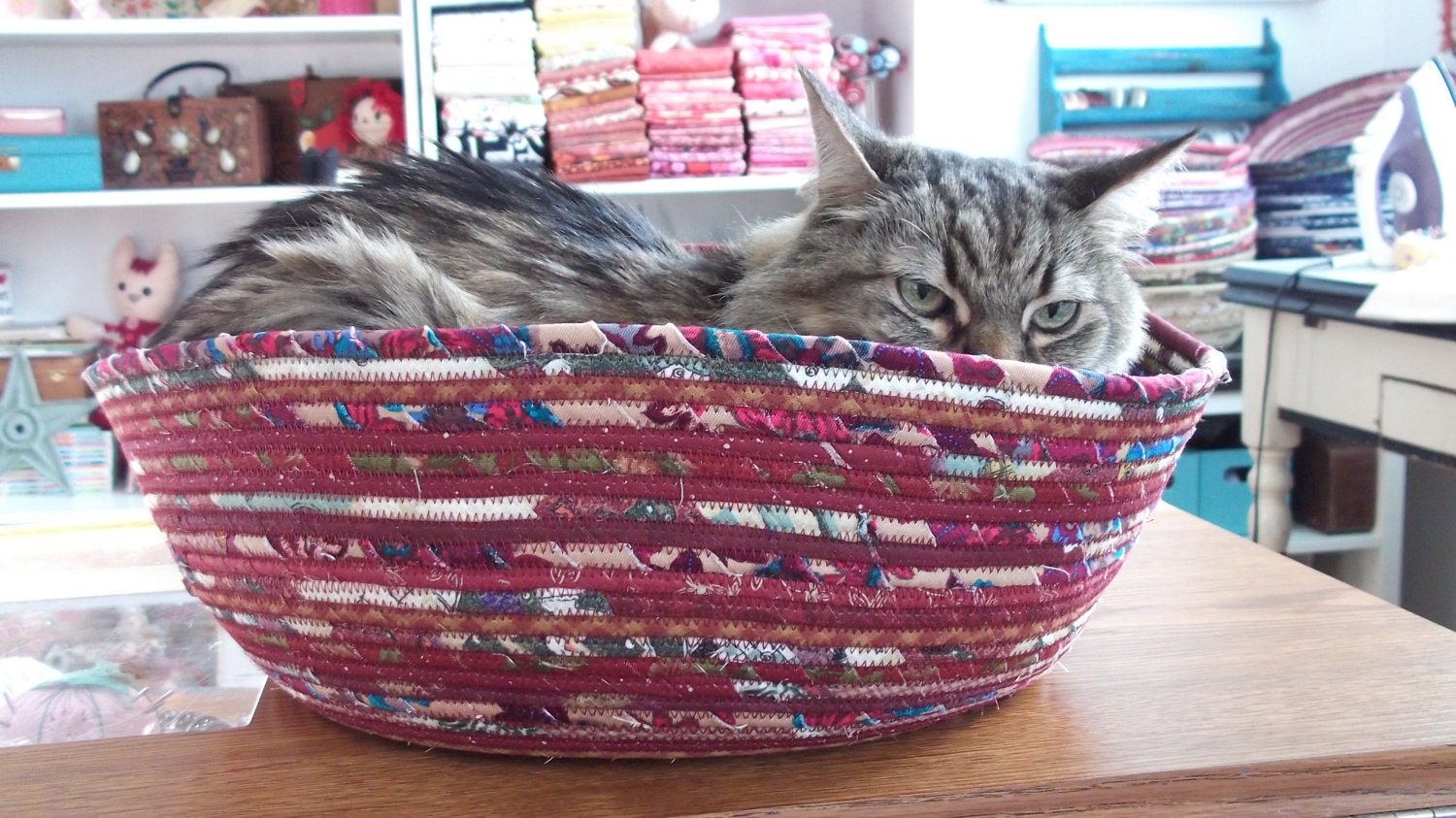 Cuddly Cat Snuggle Bed - burgundy