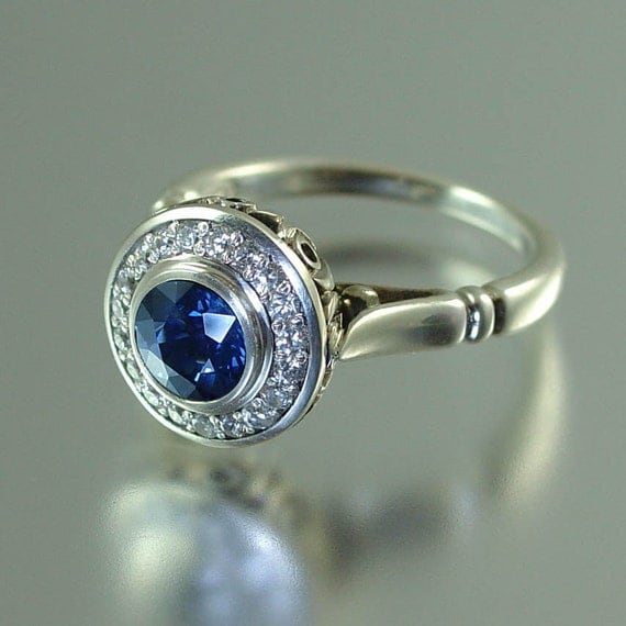 THE SECRET DELIGHT 14k gold Blue Sapphire engagement ring