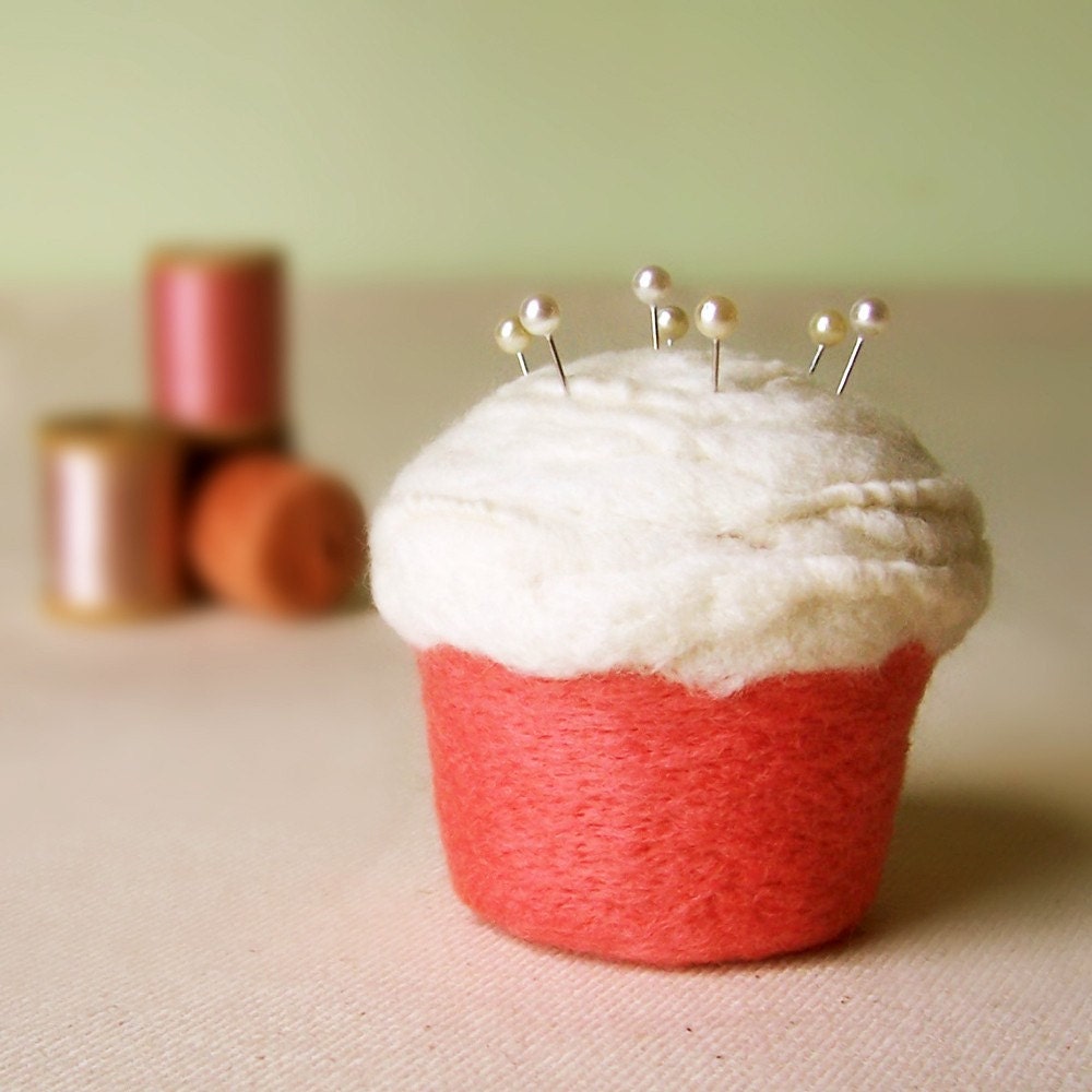 Cupcake Pincushion - Melon Creme