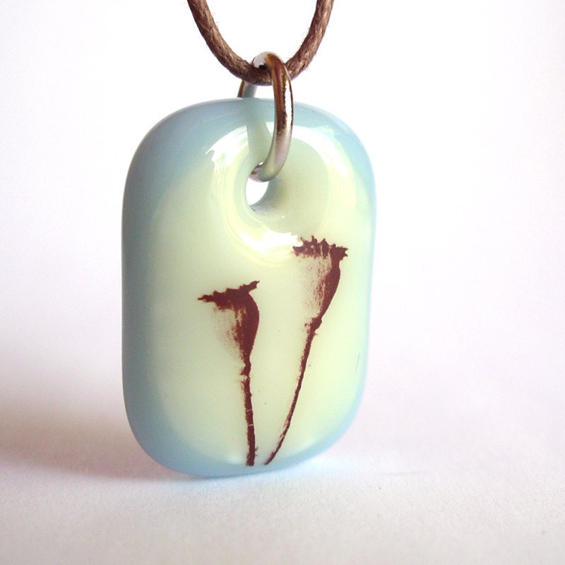 SALE / CLEARANCE : Poppy Pods Pendant. Flower Jewelry. An art glass necklace.