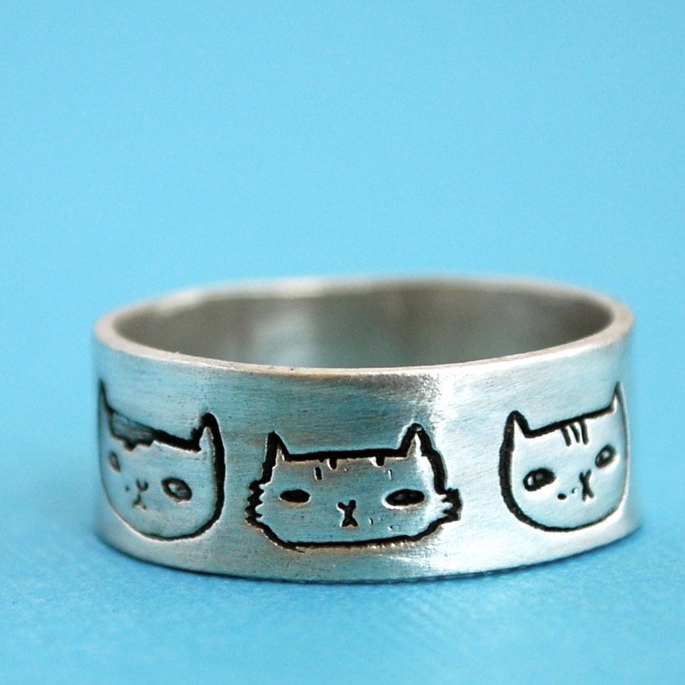 wide band CAT HEADS ring, illustrated by Gemma Correll, eco-friendly silver. Handcrafted by Chocolate and Steel (large)
