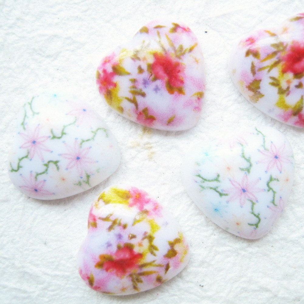 Cute floral heart Cabochons 20 pcs size 19 mm.