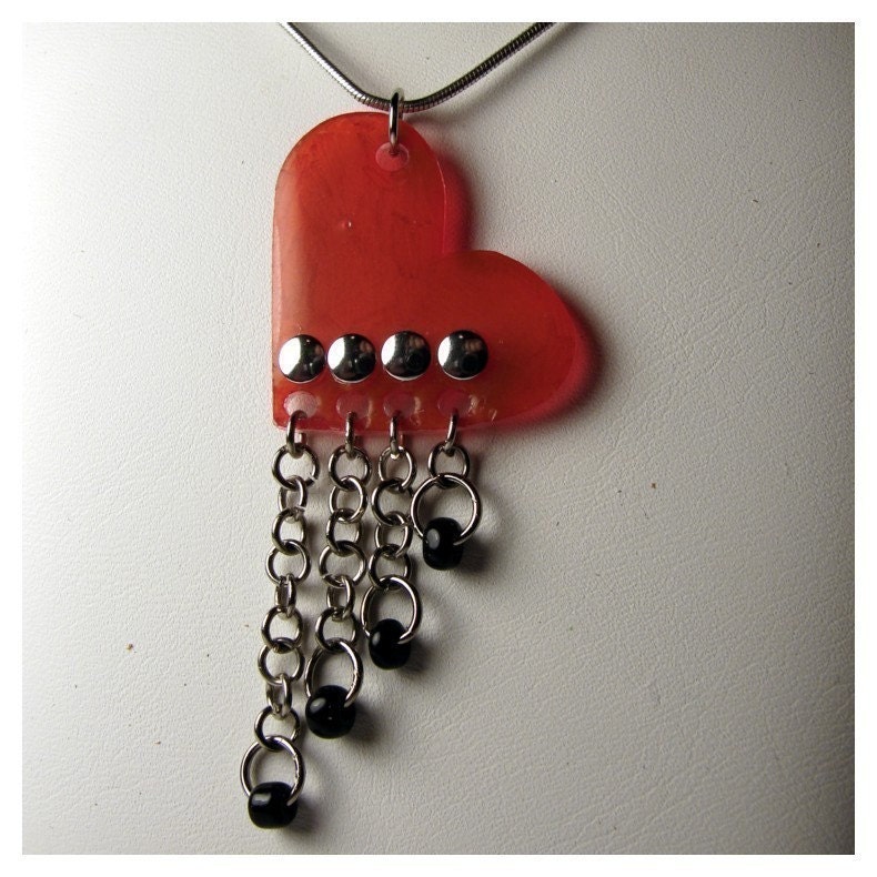 Tug On My Heart Strings pendant