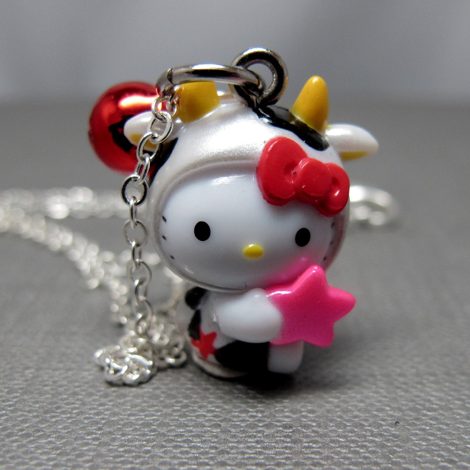 Hello Kitty Taurus