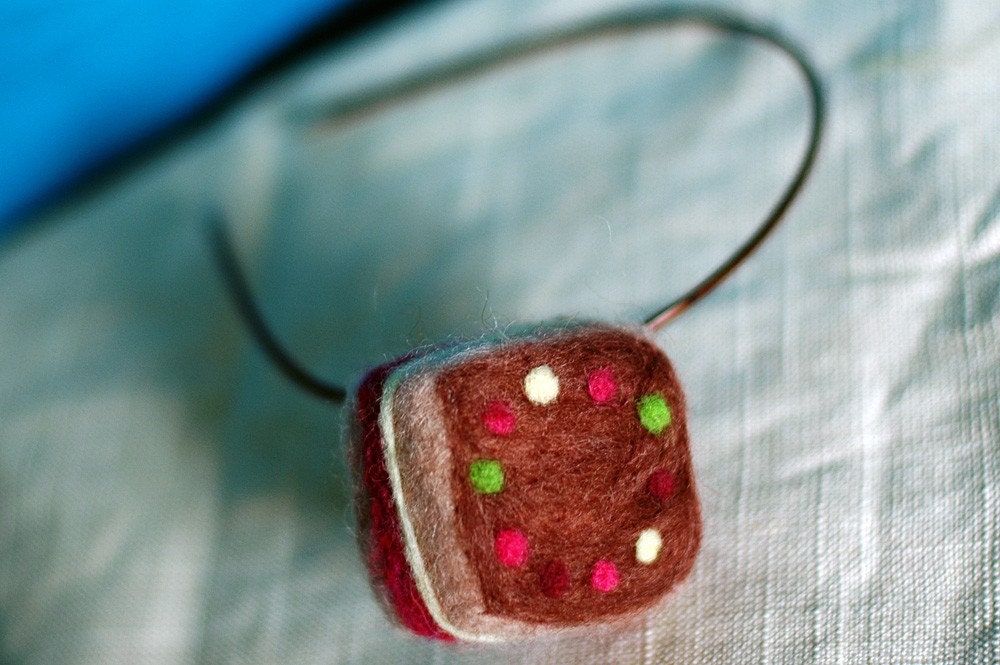 Felt Head Cake . Chocolate Petit Four