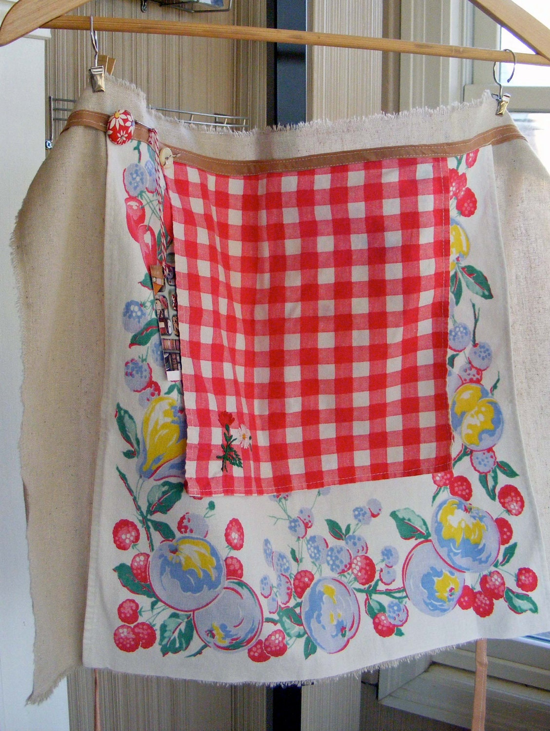 vintage mix - check napkin and flowers