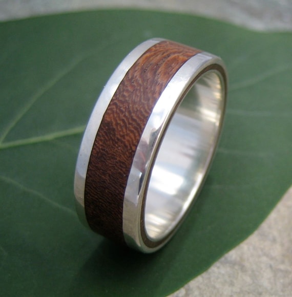 Lados Nacascolo Wood Ring - recycled sterling silver and sustainable wood wedding band