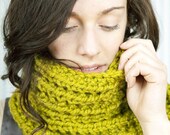 Lemongrass Handknit Chunky Neckwarmer : Duality