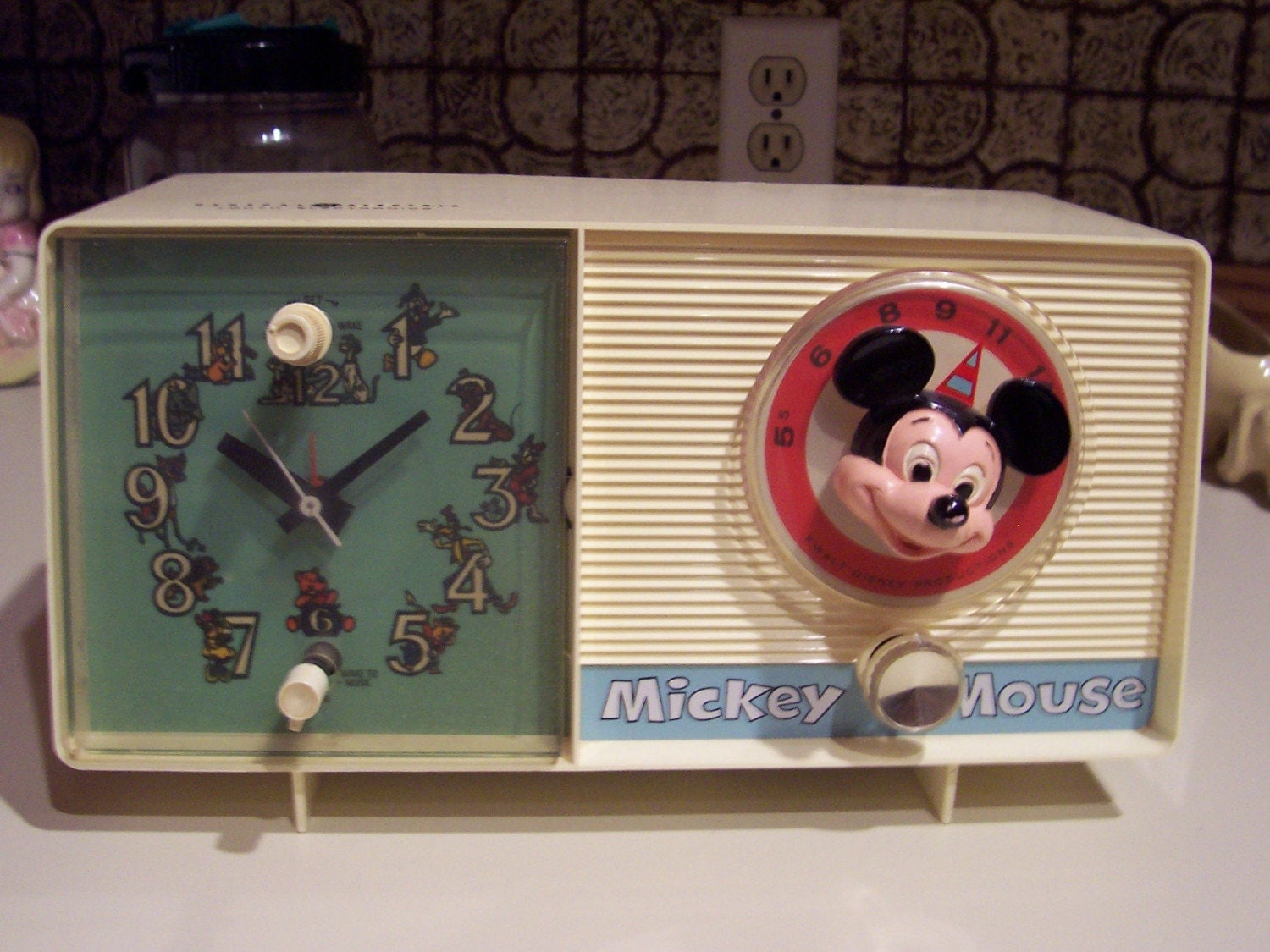 mickey mouse clock toy story