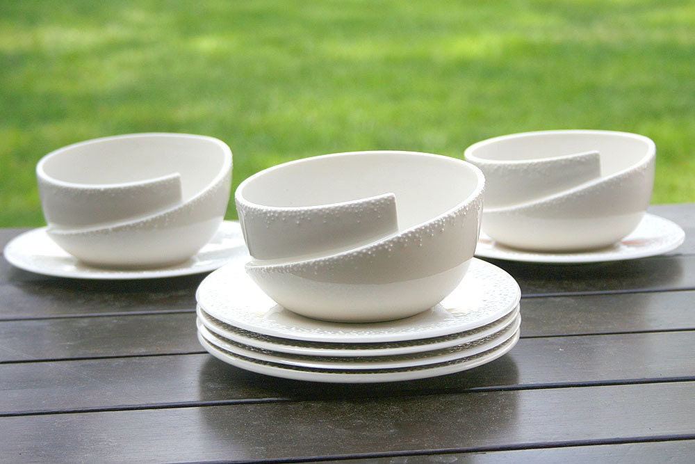 Bowl White - Porcelain Whirl Bowl with White Pebbles