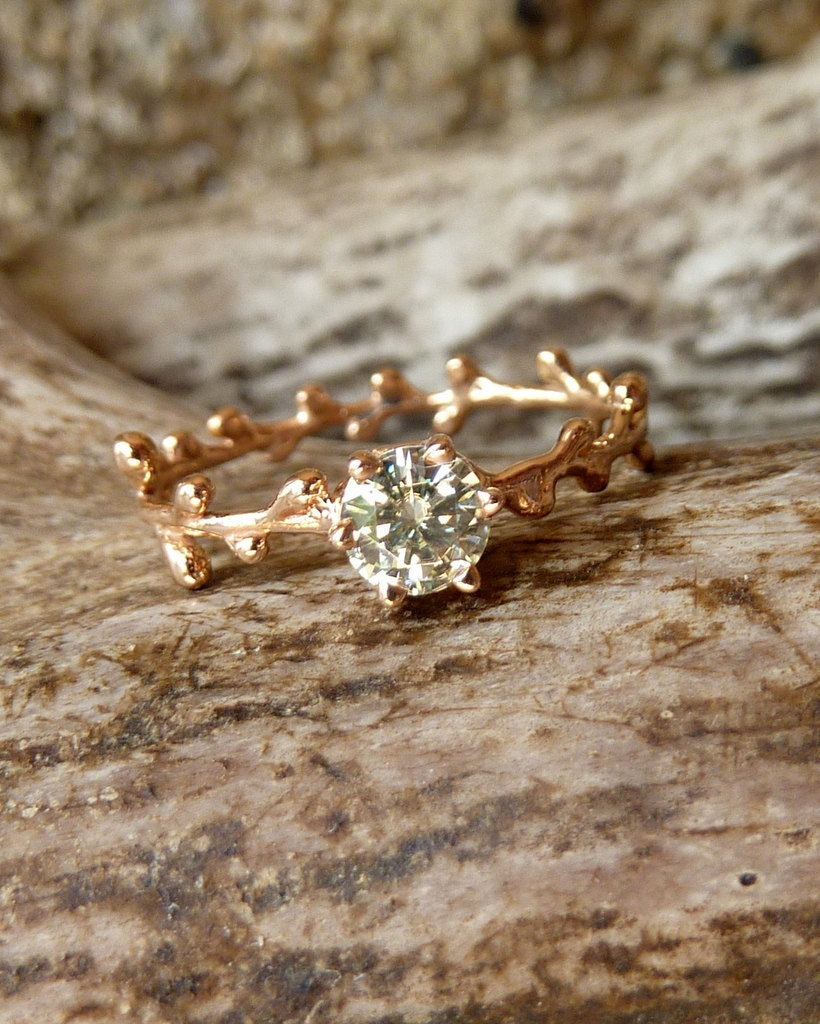 Prong Set Green Moissanite and Rose Gold Wreath Band