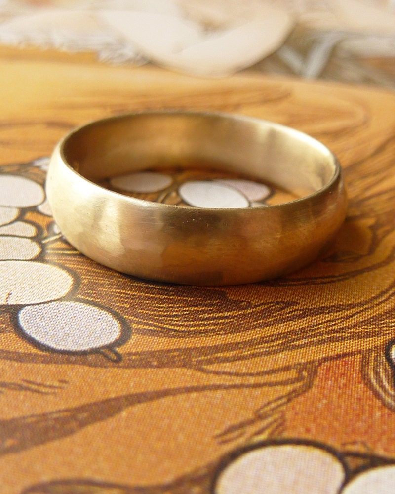 5mm Wide Men's Wedding Band