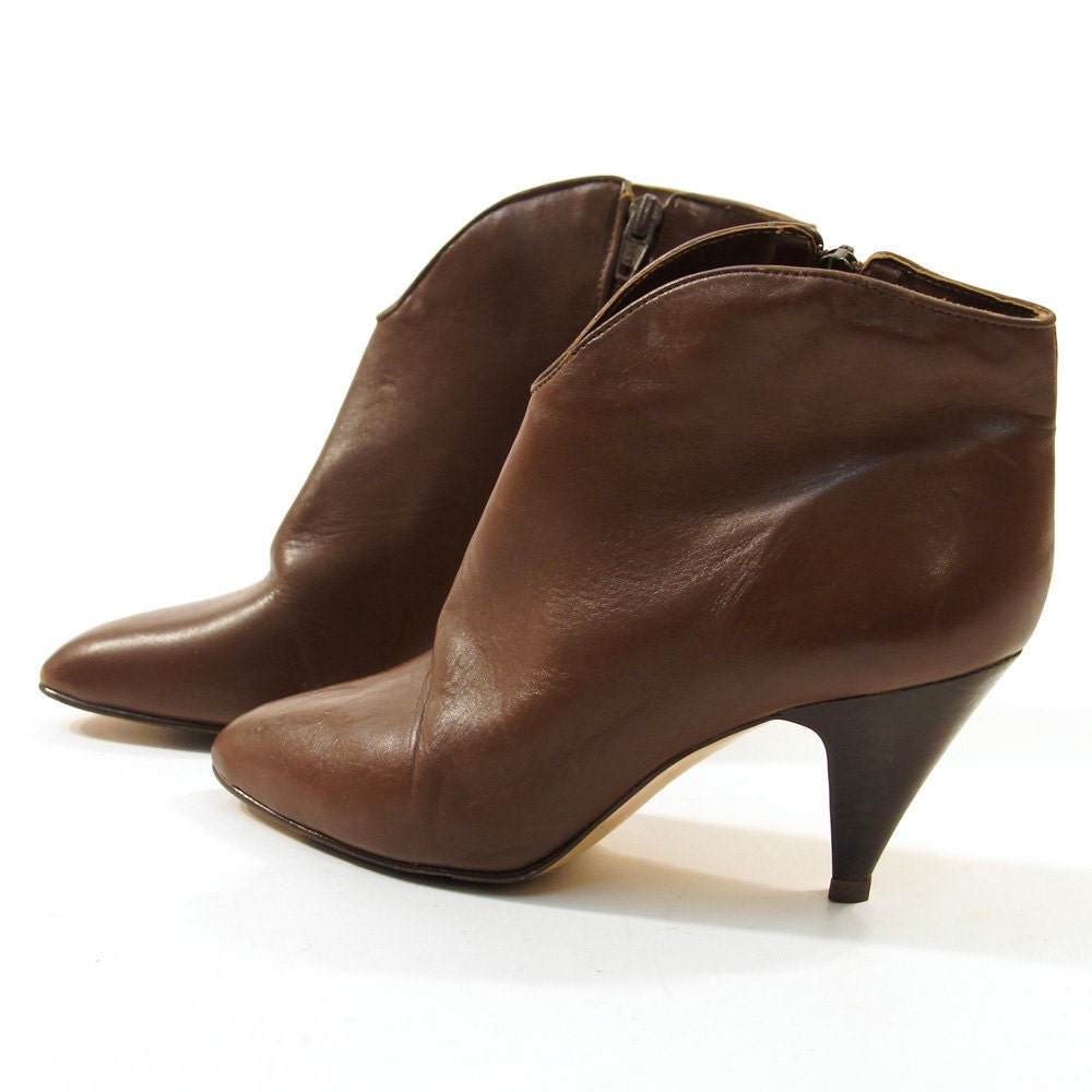 sz 8 Chestnut Leather Ankle Boots with Cone Heels