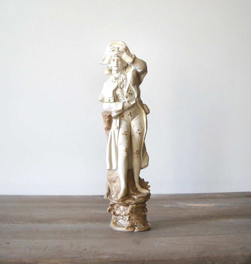 Vintage Colonial Man Figurine - Bisque Porcelain - Shabby Chic - Captain Soldier