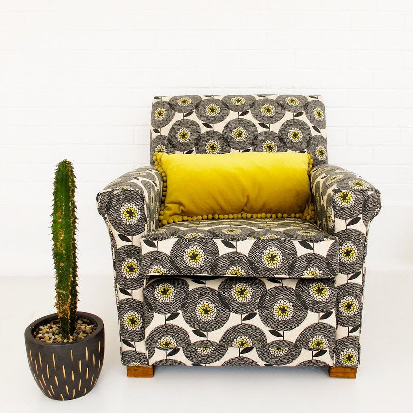 Fabric by the metre - Flower Field, in Penny Black