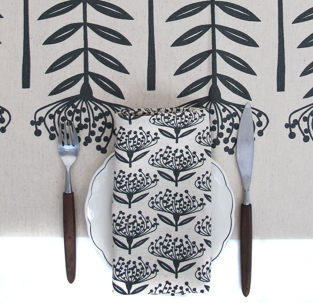 Table runner - Pincushion, in charcoal