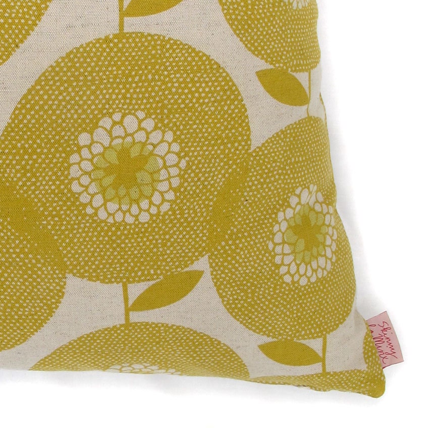 Cushion cover 50x50cm - Flower Field in Goldenrod