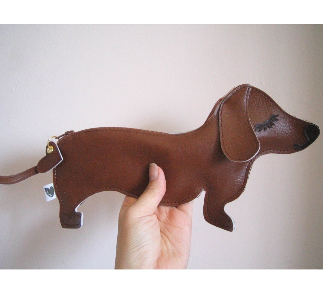 BBQ the Dachshund Dog Cute Vintage Inspired Brown Vinyl Coin Zipper Purse