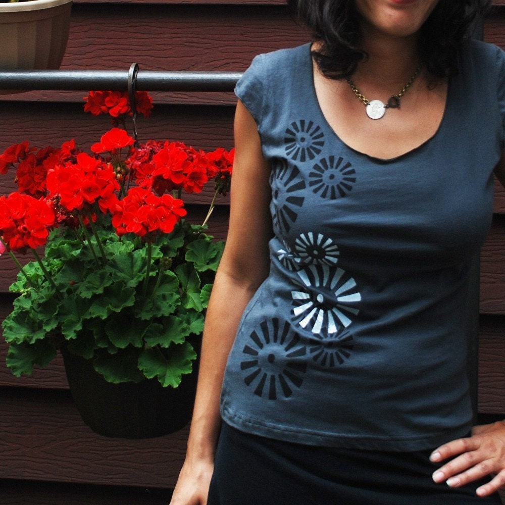 Silkscreen womens tshirt, gray cap sleeve tshirt, pinwheel design, S-XL, womans top