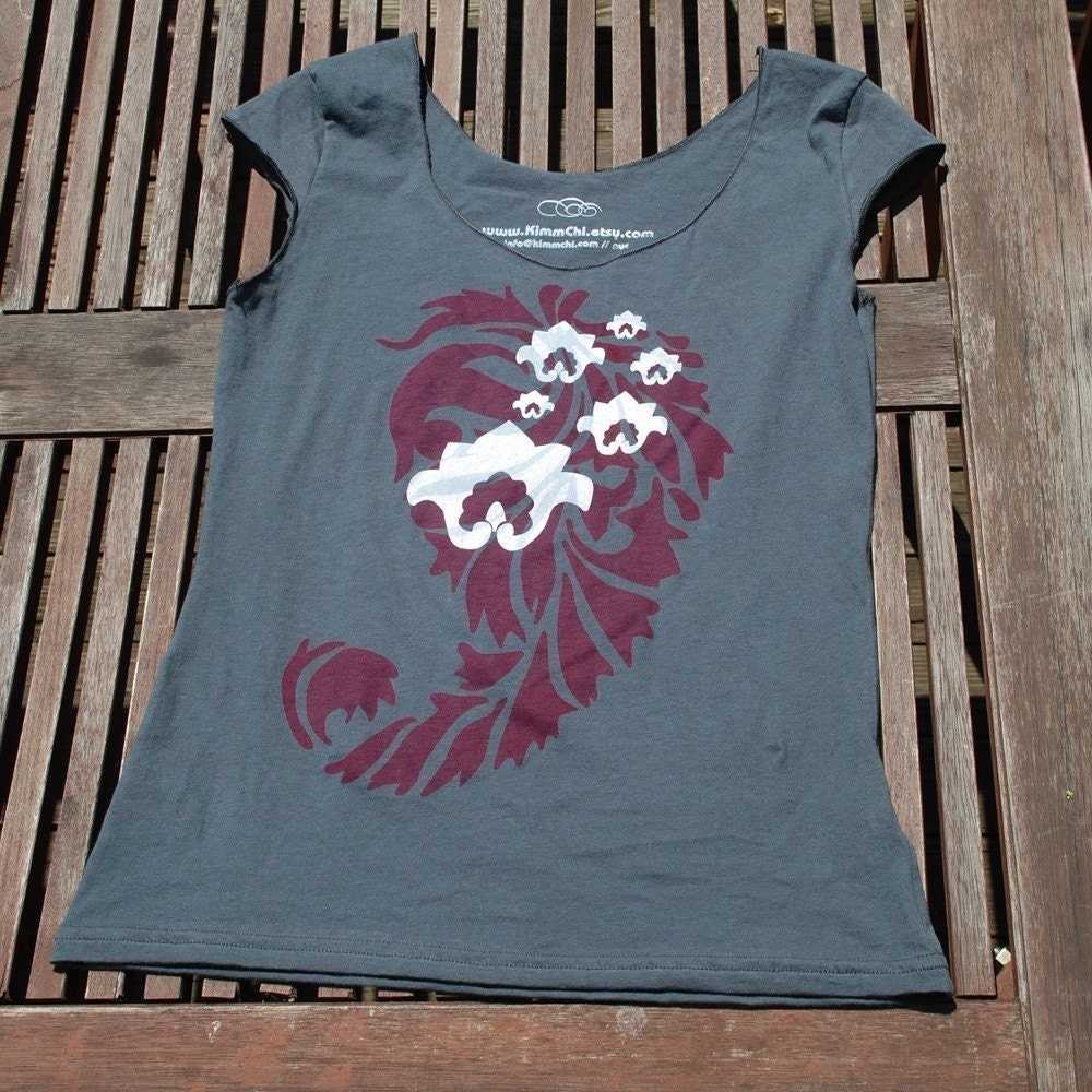 Silkscreen gray Yoga shirt with paisley and lotus design, cap sleeve shirt for women S-XL, womans top, graphic tee
