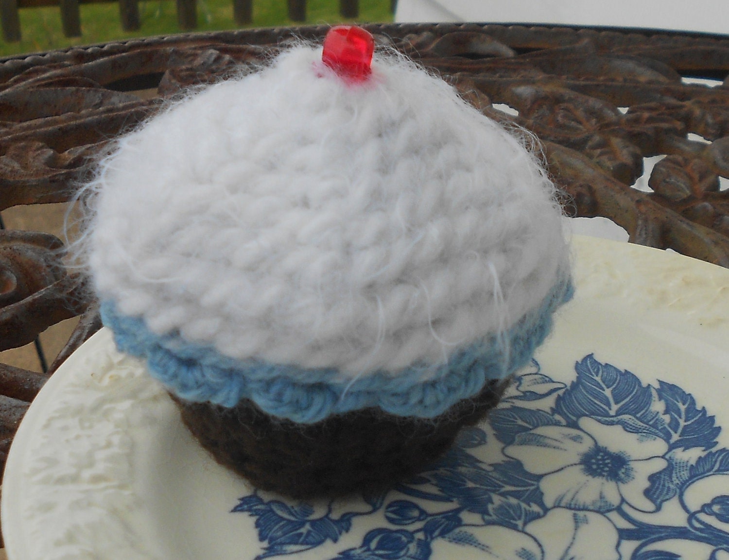 Hello Cupcake Pincushion