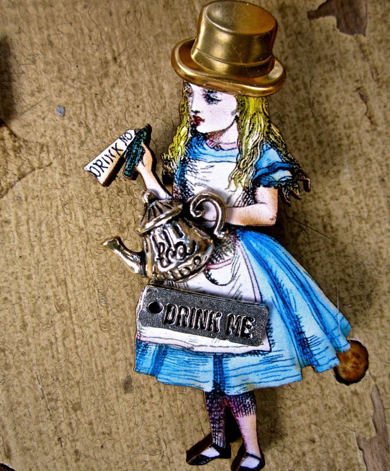 Alice in Wonderland brooch or pendant steampunk style tateam