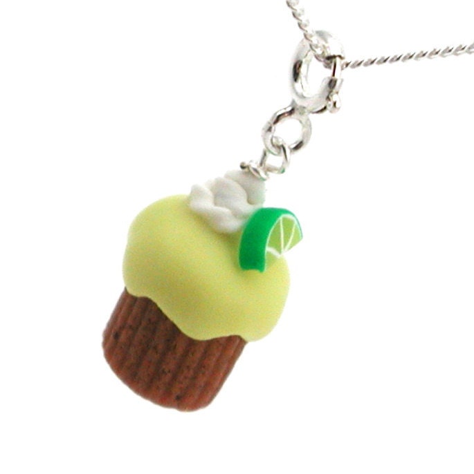 Cupcake necklace: key lime cupcake