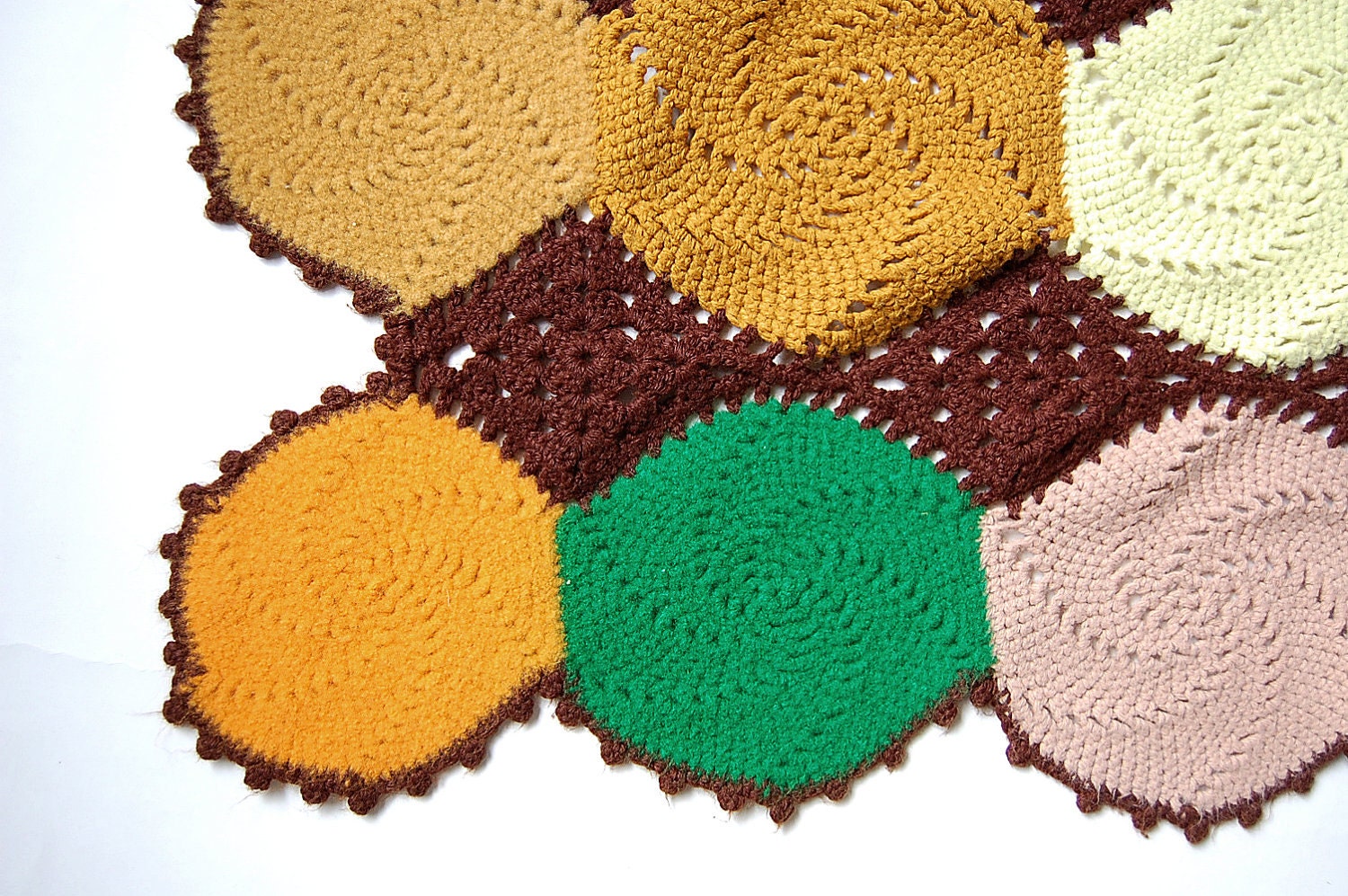Colorful Vintage Afghan . Multi Color Throw . Handmade . earthtones . Circle . Scalloped . Cottage Decor