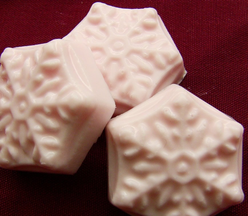 Silk Kimono - pink snowflake mini soaps -3 gift packaged