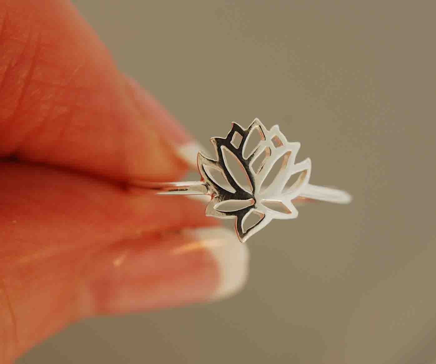 Tiny Wonders Lotus Ring