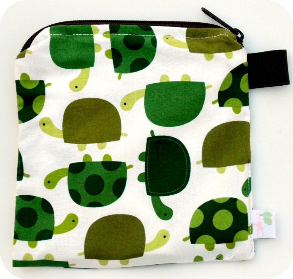 X Small 6.5 x 6.5 Wet bag / Reusable Snack Bag / Toys / Electronics / Kaufman Urban Turtles Fabric / SEALED SEAMS