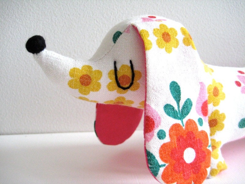 Mini Dachshund - Vintage 60s Yellow Folk Floral