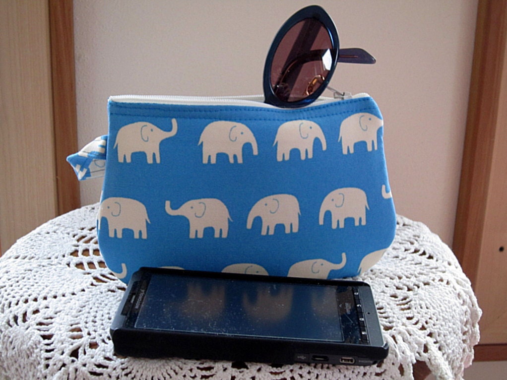 Clutch Wristlet Zipper Gadget Pouch White Elephants on Parade