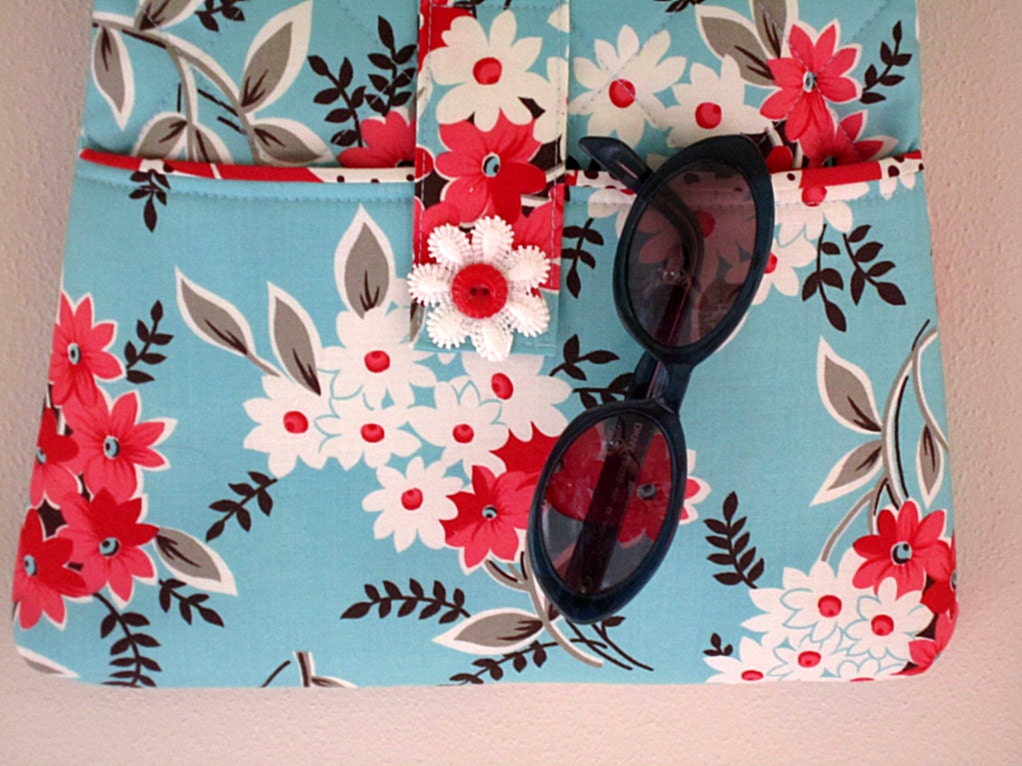 Hipster Ereader Zipper Case Purse  Bag with Adjustable Shoulder Strap Flea Market Bouquet in Turquoise