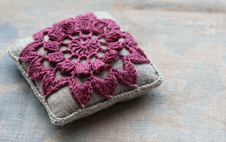 Linen pincushion - crochet motif