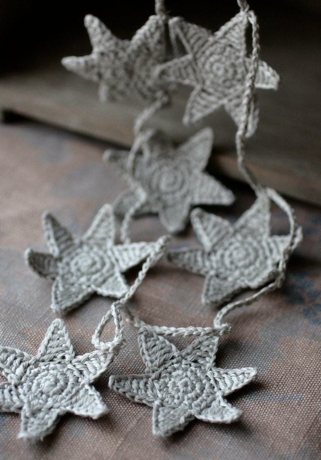 Crochet Garland - Wall Hanging - Small Bunting - Stars garland- Putty