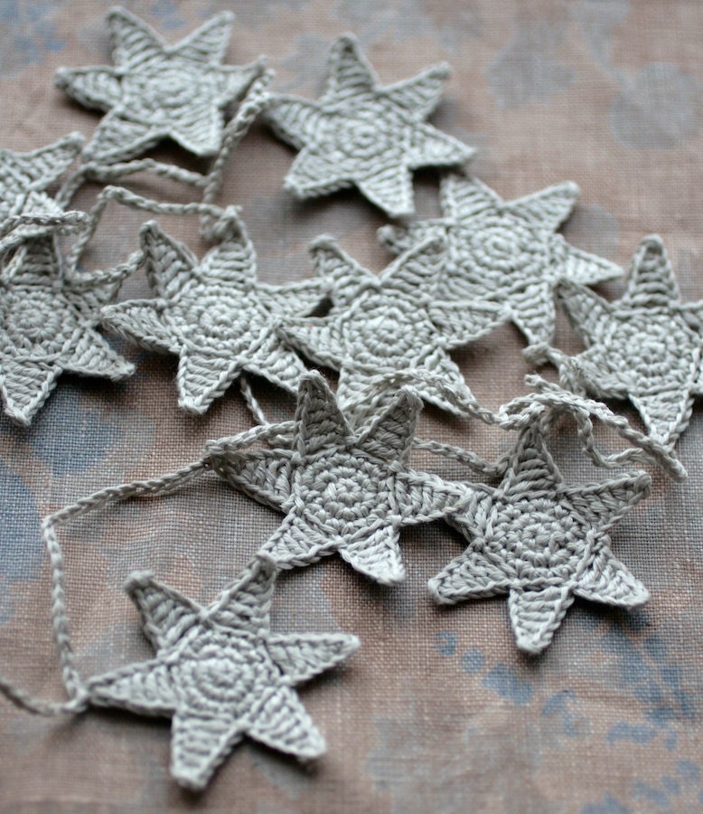 Crochet Garland - Wall Hanging - Small Bunting - Stars garland- Putty