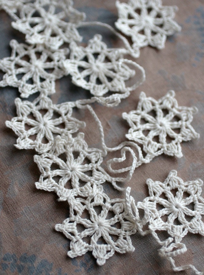 Crochet Garland - Wall Hanging - Small Doily Bunting -- Snowflake garland -- Bleached White