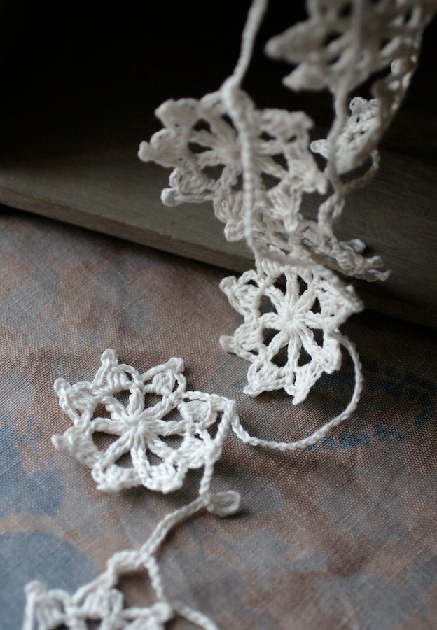 Crochet Garland - Wall Hanging - Small Doily Bunting -- Snowflake garland -- Bleached White