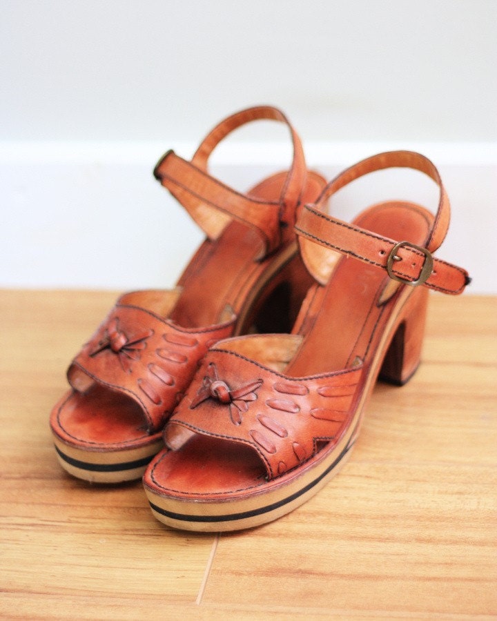 platform sandals 1970s