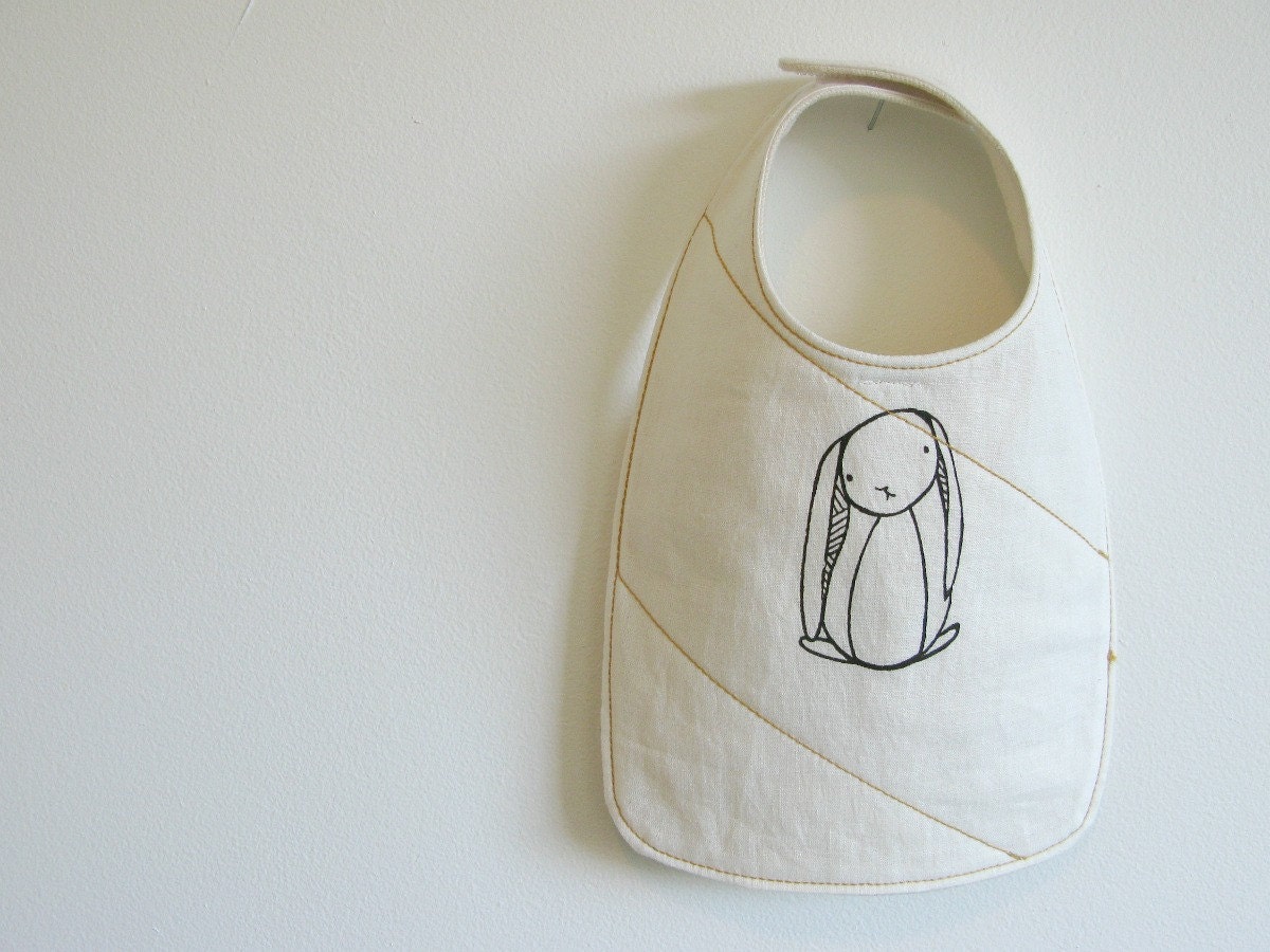 organic baby bib (rabbit)