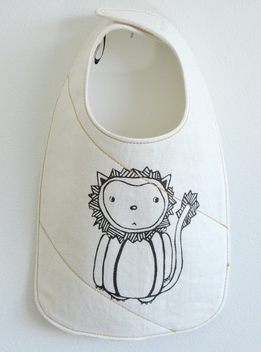 organic baby bib (lion)