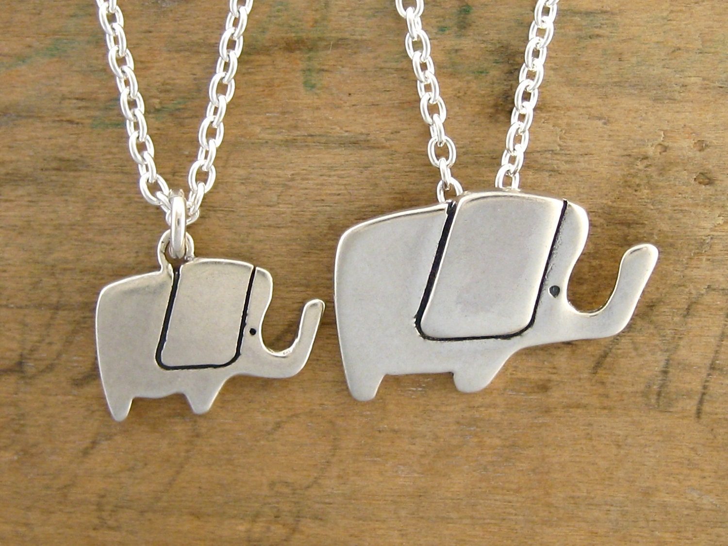Mother Daughter Elephant Necklace Set
