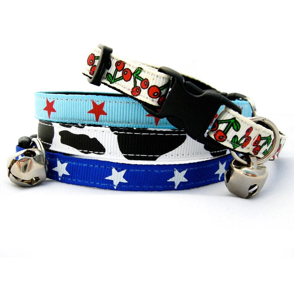 Cat or Ferret Collar with breakaway safety buckle and detachable bell